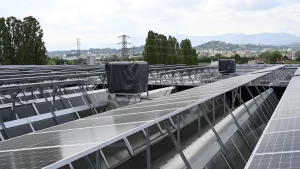 Impianto fotovoltaico - sistemi di fissaggio pannelli fotovoltaici Strutture su tetto con shed - FLII PERIN -San Vendemiano - Treviso