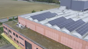 Impianto fotovoltaico sistemi di fissaggio pannelli fotovoltaici per Strutture su cupolino - IRIS Casteldidone - Italia