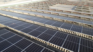 Sistemi di fissaggio pannelli fotovoltaici per struttura nel verso del cupolino, montaggio sul cupolino - LA DOCCIA - Veggiano - Italia