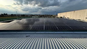 LUNARDON - Torri di Quartesolo (VI) - 14 kW - Impianto fotovoltaico sistemi di fissaggio su lamiera pannelli fotovoltaici per Strutture su cupolino