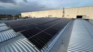 LUNARDON - Torri di Quartesolo (VI) - 14 kW - Impianto fotovoltaico sistemi di fissaggio su lamiera pannelli fotovoltaici per Strutture su cupolino