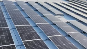 Sistemi di fissaggio per pannelli fotovoltaici su tetto piano con fissaggio su profilo con lamiera grecata K200D10 sunage 02