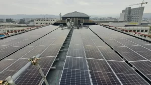 Sistemi di fissaggio per pannelli fotovoltaici su tetto piano vela est ovest con zavorre sunage 05