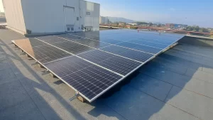 Sistemi di fissaggio per pannelli fotovoltaici su tetto piano vela unica con zavorre sunage 02