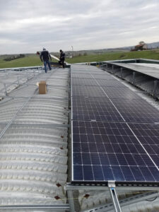 sistemi di fissaggio pannelli fotovoltaici per montaggio su tetto a cupolino fissaggio su trave Y Teknoimpianti Montegridolfo10