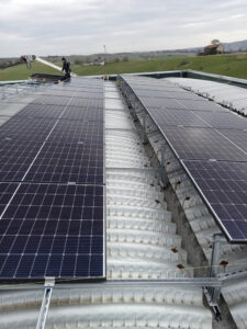 sistemi di fissaggio pannelli fotovoltaici per montaggio su tetto a cupolino fissaggio su trave Y Teknoimpianti Montegridolfo11