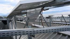 sistemi-di-fissaggio-pannelli-fotovoltaici-per-montaggio-su-tetto-con-shed-11
